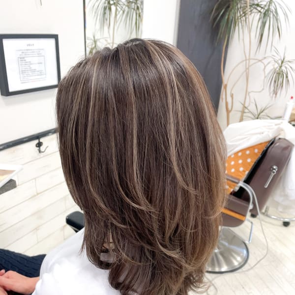 【白髪ぼかし】ハイライトヘア×レイヤースタイル