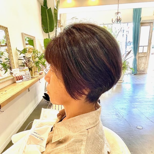 毛量が多い方でもすっきり見えるショート