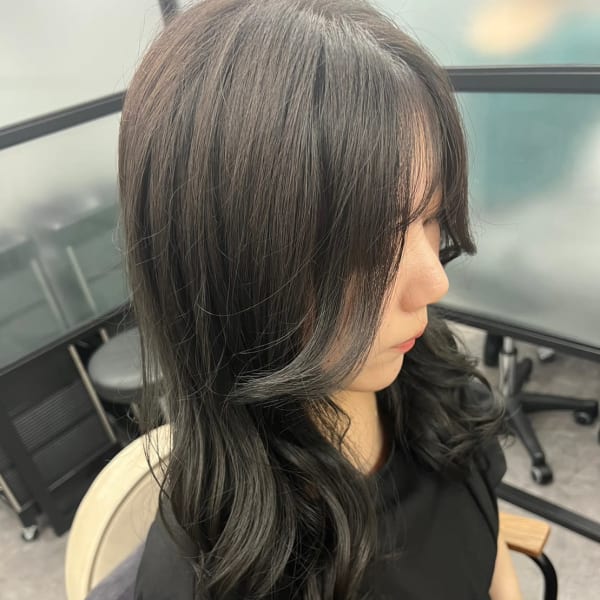 《三軒茶屋N°aria》韓国風顔まわりカットゆる巻きウェーブ