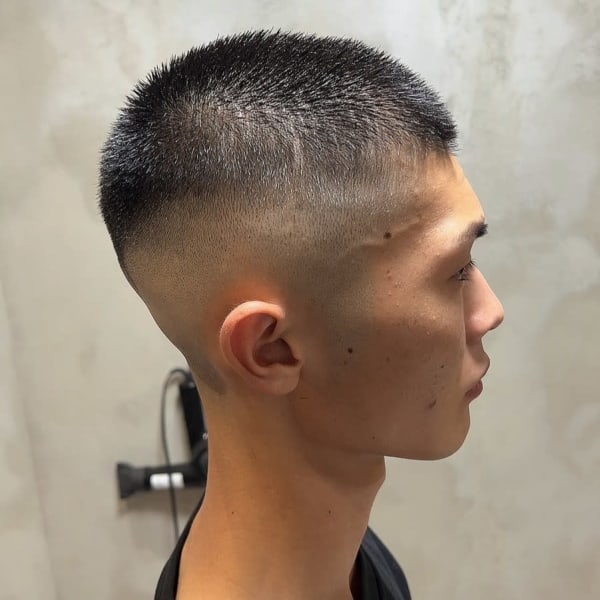 ベリーショート　フェードカット　メンズ　10代/23代