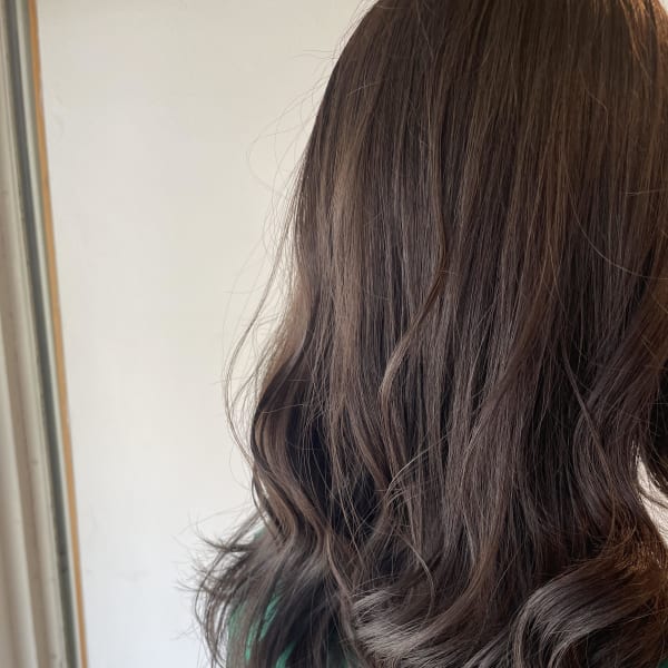 暗めカラーでもしっかりグレージュに