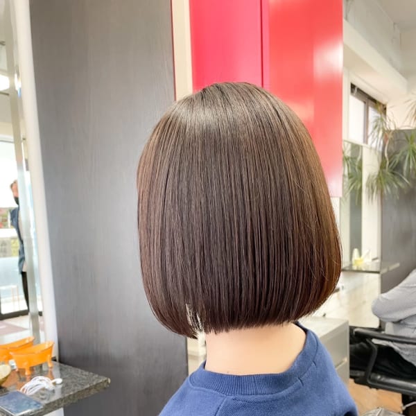 チョコレートカラーの大人ガーリーボブヘアー/オルチャンヘアー|Nouvelle Vallee