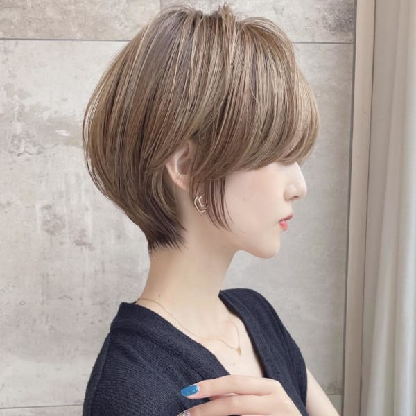 20代30代40代黒髪前下がりショートボブ丸みショート