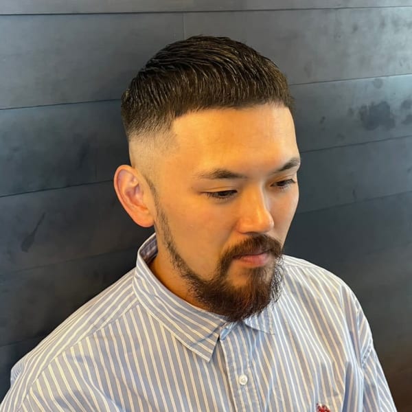クロップスタイル　フェードカット　10代20代