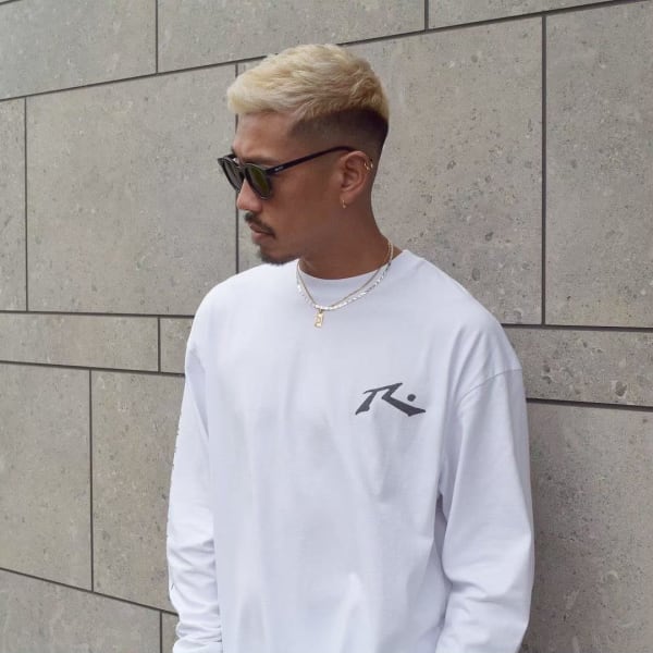 金髪フェードスタイル