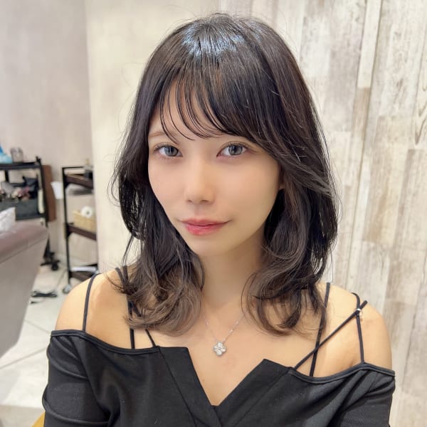レイヤーヘア/垢抜け/面長/暗髪/ウルフミディ