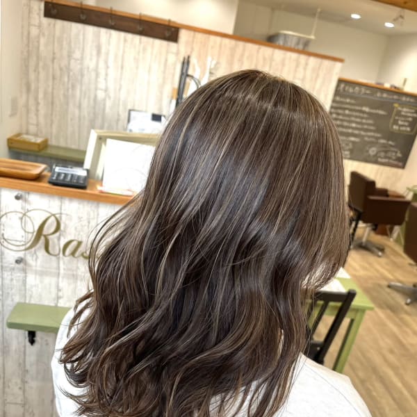 ハイライト×エメラルドベージュ