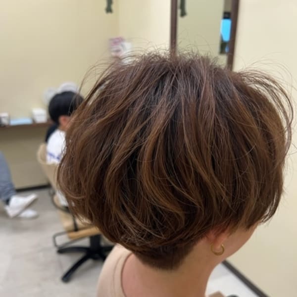 耳だしショートスタイル