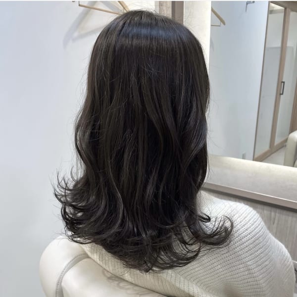 オフィスでもOKなグレージュカラー|ATENA No.9 小倉井筒屋店