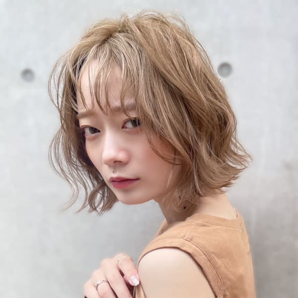 【ケアブリーチで叶える】ハイトーンベージュ×前下がりボブ|LaBless ザ北浜PLAZA《髪質改善/ヘッドスパ/オージュア/メンズ歓迎》