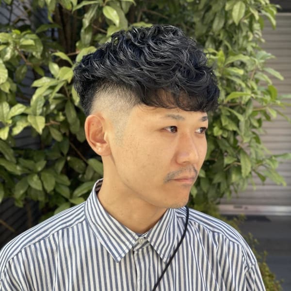 ぐしゃっと前下がりウェーブ