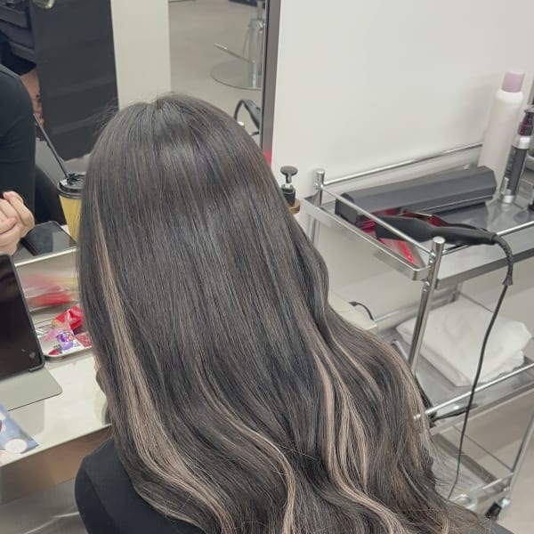 一瞬でイメチェンできる！ポイントシールエクステ！！