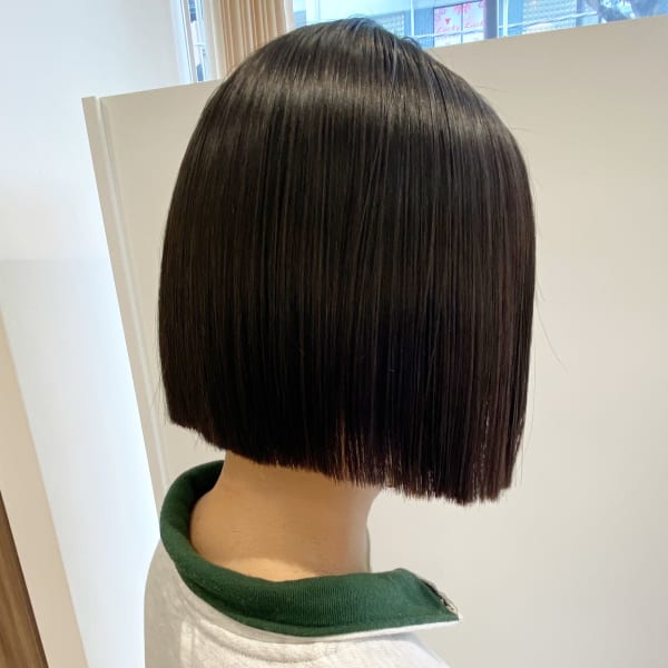 潤艶切りっぱなしボブ