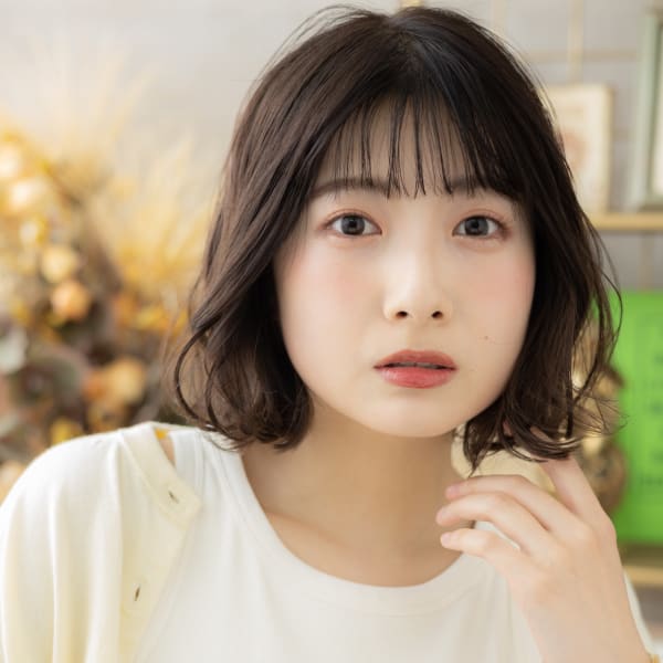 アッシュオリーブくせ毛風エアリーミディ ボブパーマ