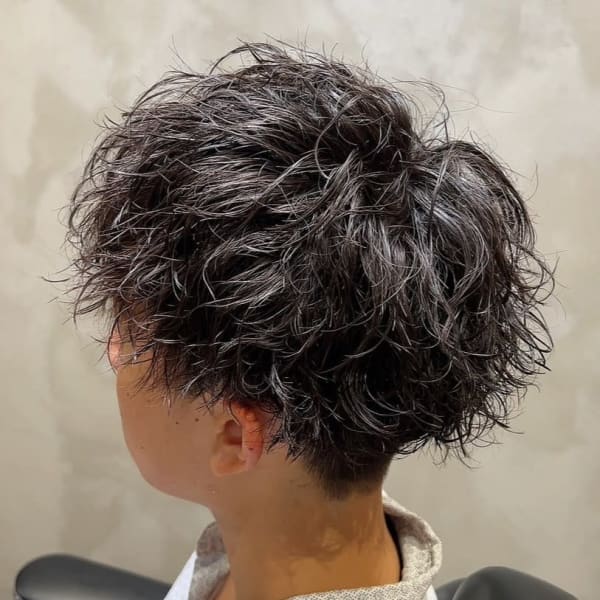 ツーブロック　波巻き　ツイスト　スパイラルパーマ