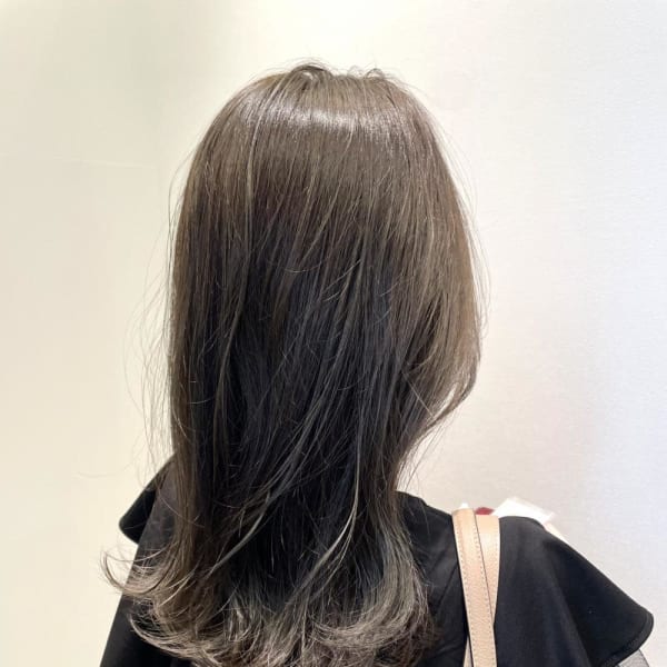 【グレージュ】