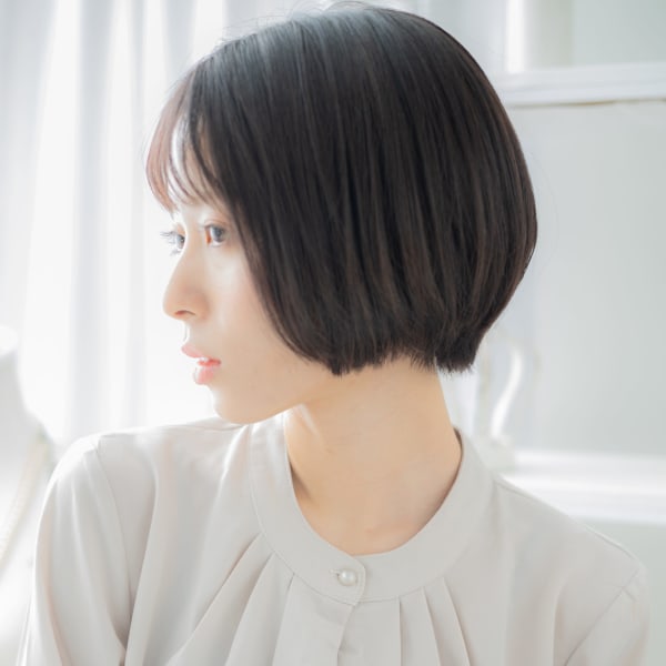 ヘルシースタイル前下がりアッシュブラック グレージュカラー