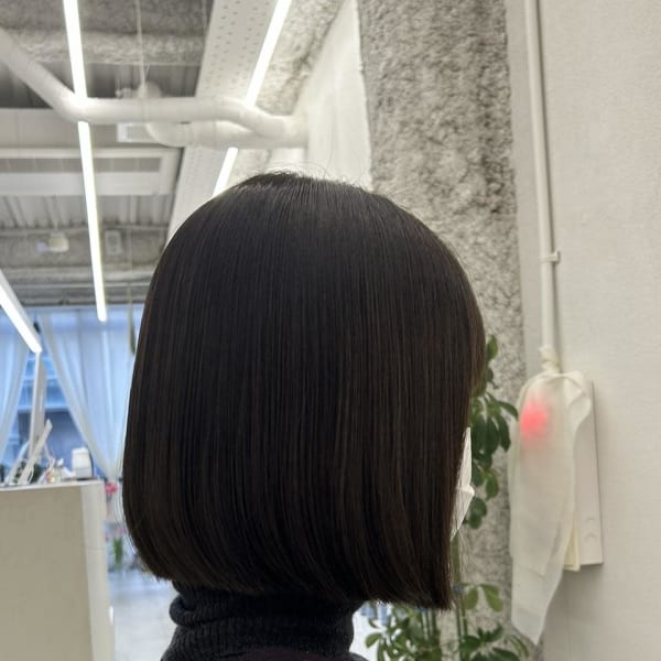 《花屋併設》パツッと切りっぱなしボブ