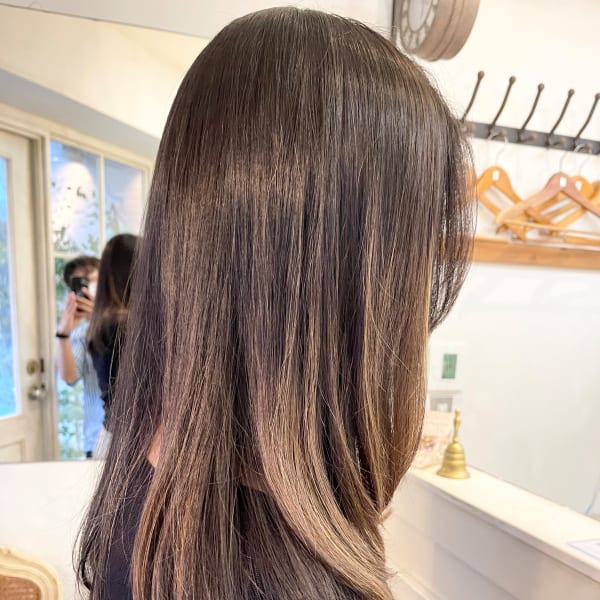 雰囲気柔らかニュアンスカラーレイヤーカットセミロング梅ヶ丘