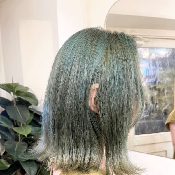 外国人風透明感ペールグリーンカラーハンサム外ハネセミディ30