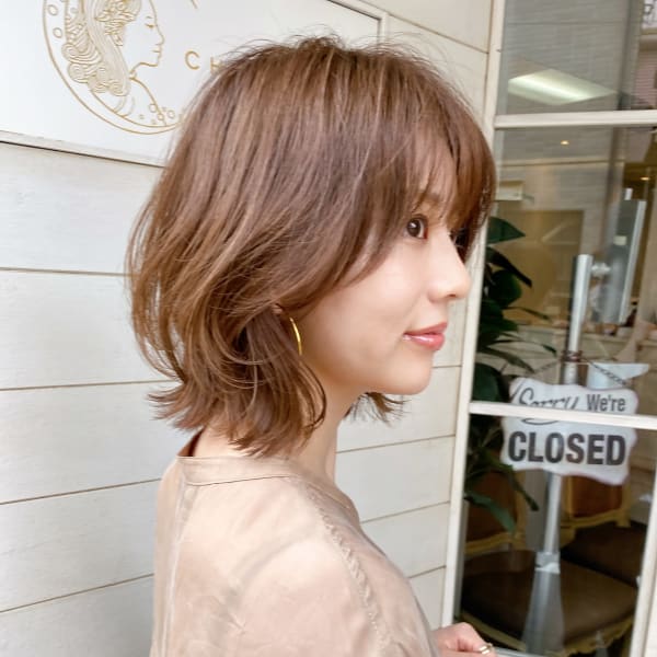 長めの大人ウェーブボブ上品な毛流れのパーマ風ヘアスタイル