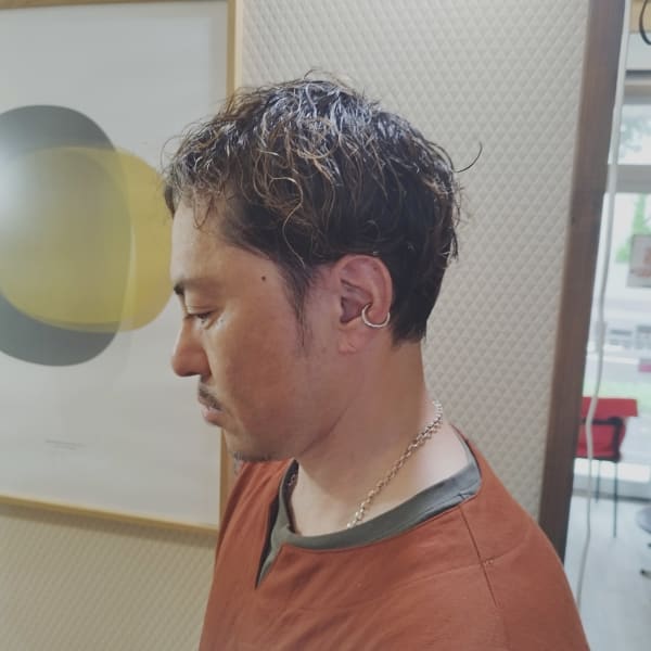 大人の平面スパイラル＆白髪ぼかしハイカラー|TOMOS BEAUTE