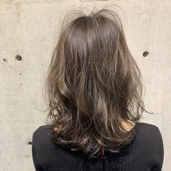 20代30代40代くびれヘア グレージュカラー|OAK×NACHUL