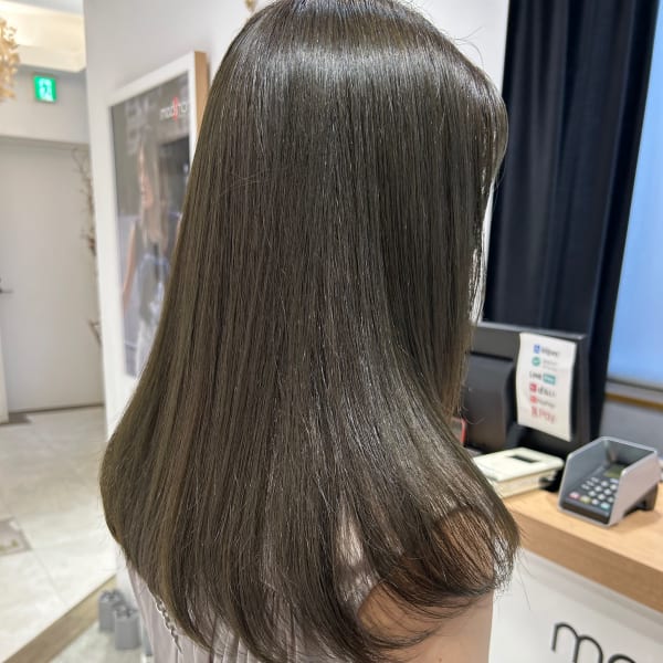 ブリーチなしオリーブグレージュ【赤川優衣】