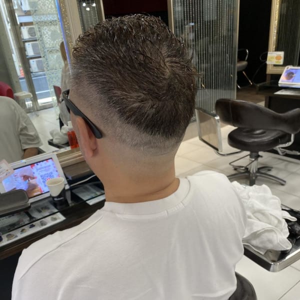 30代40代メンズフェードのベリーショート