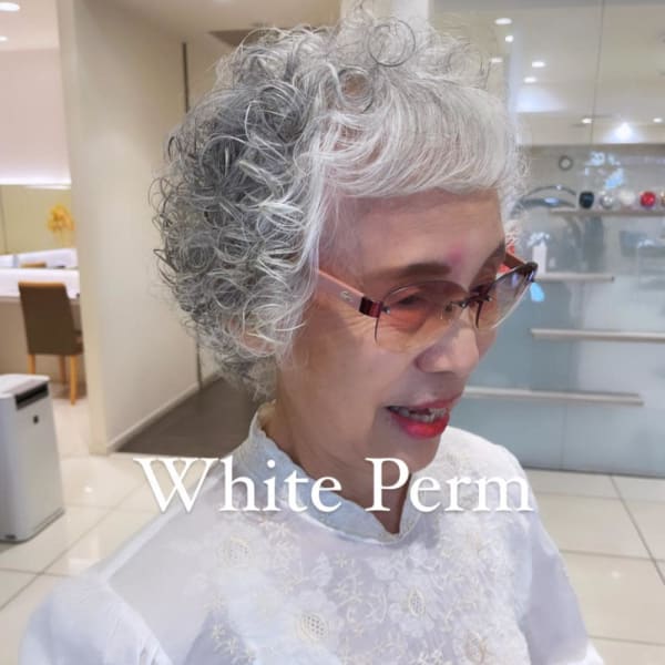 品のあるカーリーパーマ