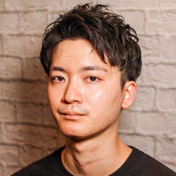 清潔感あふれるツーブロックスタイル