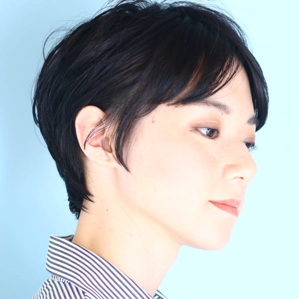 30代40代大人のセンターパートショート