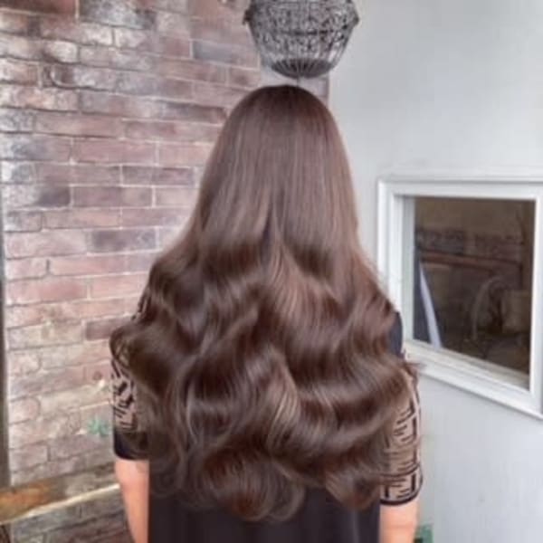 ロングヘアーグロウベージュカラー