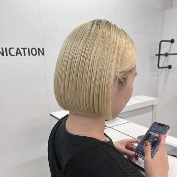 切りっぱなしショートボブ