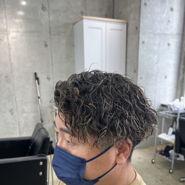 メンズハイライトツイストスパイラルパーマ