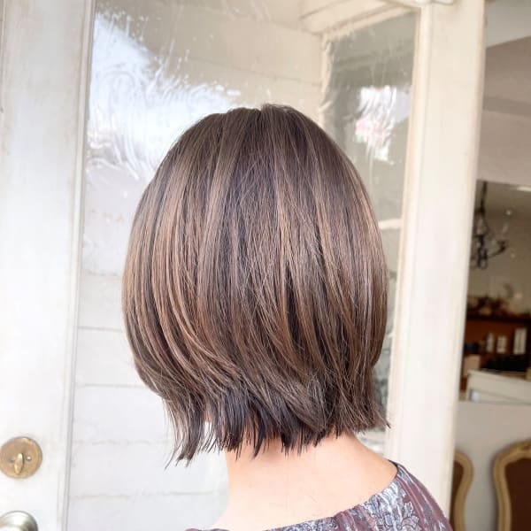 くびれレイヤーカットエモージュ大人ショートボブ梅ヶ丘世田谷