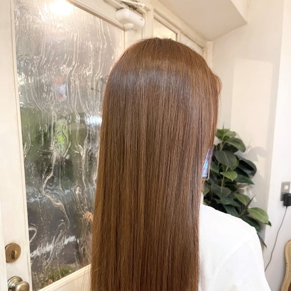 うる艶大人の美髪エモージュ髪質改善ナチュラルストレート30代