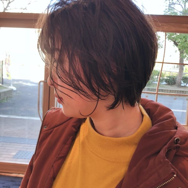 大人かわいい透け感ショート