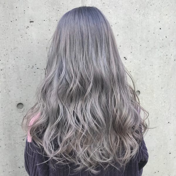 ホワイトグレージュカラー