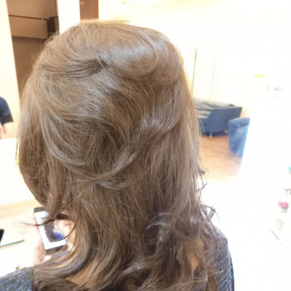 柔らかい髪のレイヤースタイル