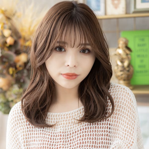 シースルーバング韓国風波巻きレイヤーロングミルクティアッシュ