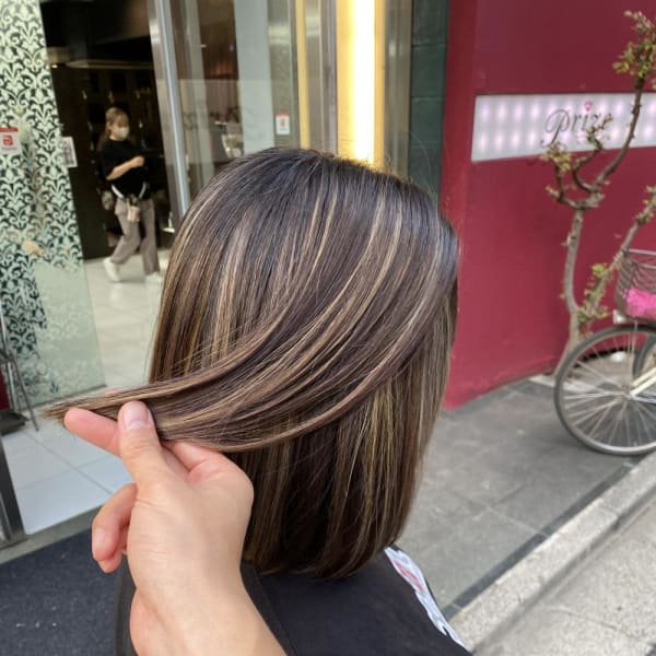 白髪ぼかしバチライト切りっぱなしボブ錦糸町