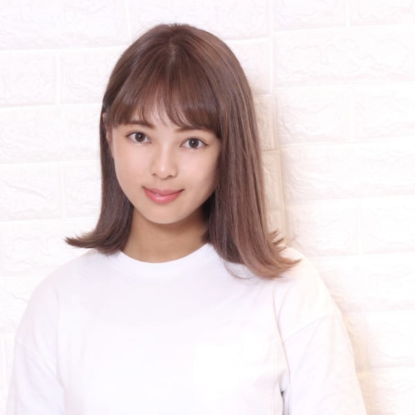 白髪・エイジングヘアの悩みをカバーしたパツっとミディ