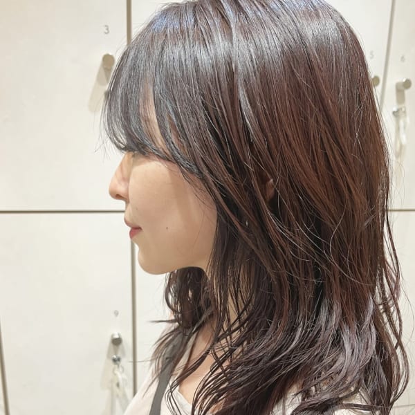 秋色カシスカラー顔まわりレイヤーたっぷりミディ◎平谷英実