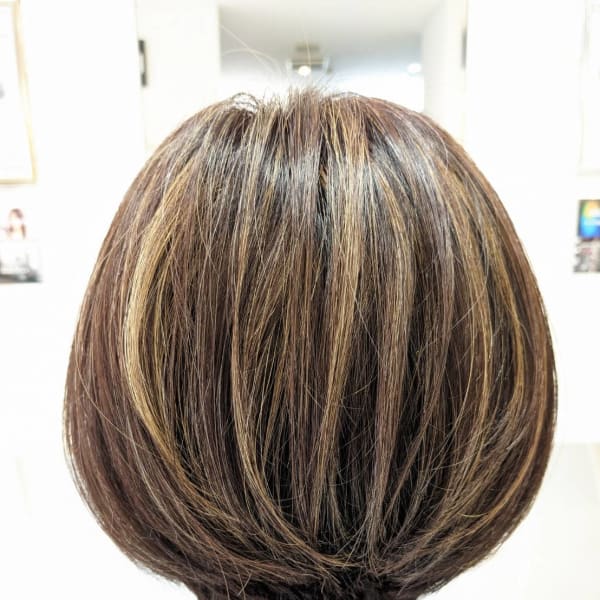 白髪ぼかしハイライト　ショート　ショートボブ