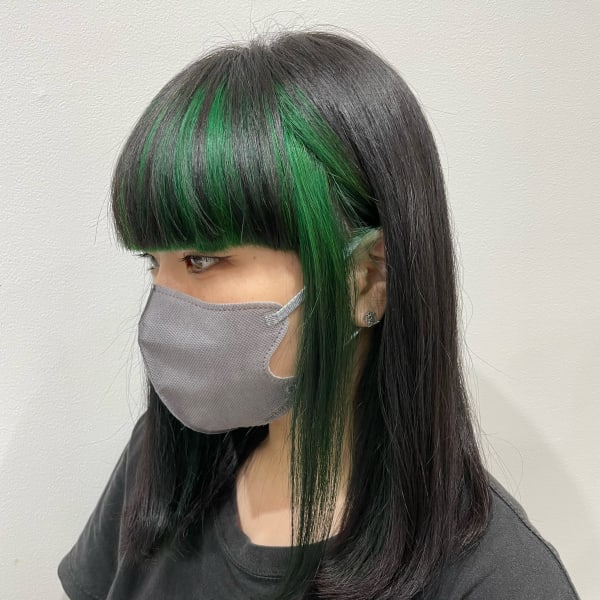 個性派グリーンインナーカラー[守下まや]|e.m.a × Ar be.anca