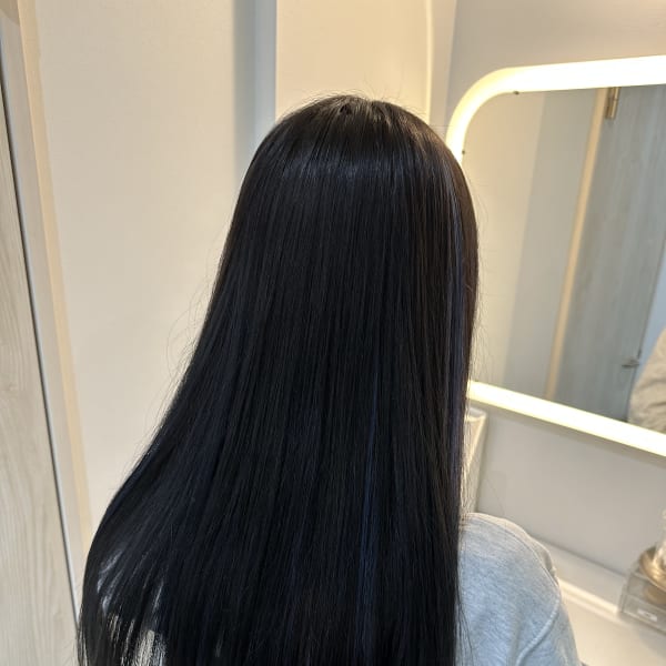 美髪・髪質改善×ブルーブラックカラー[守下まや]|e.m.a × Ar be.anca