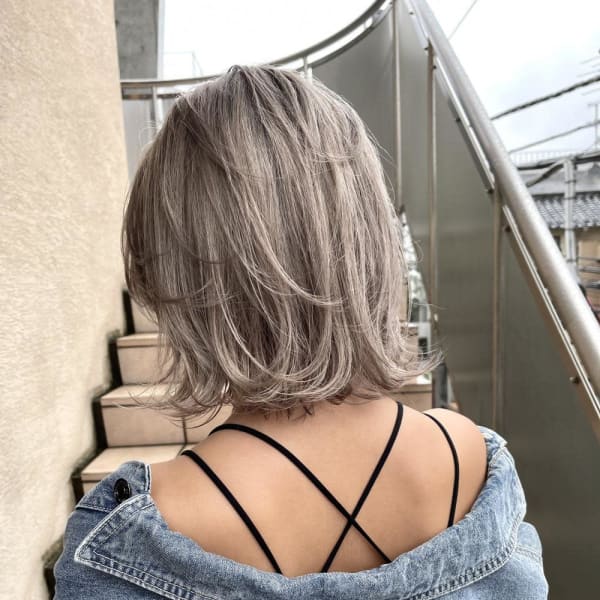 斜めバンググレージュカラー デザインカラー シルキーベージュ