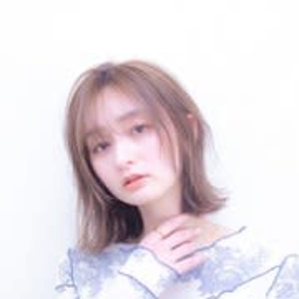 シルキーベージュ ミディアムヘア|Menon