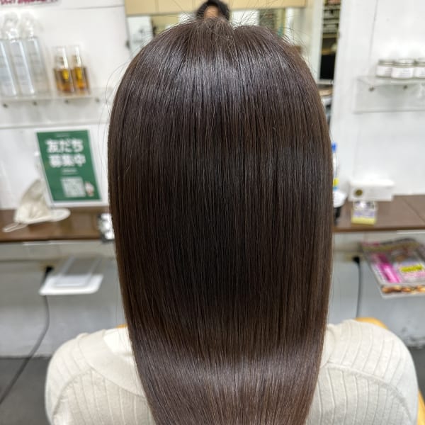 他店にはない特別なトリートメントで極上のツヤ感を♪